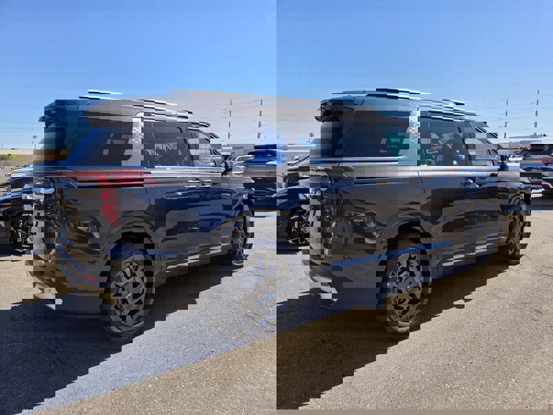 New 2026 Kia Carnival SX image 3