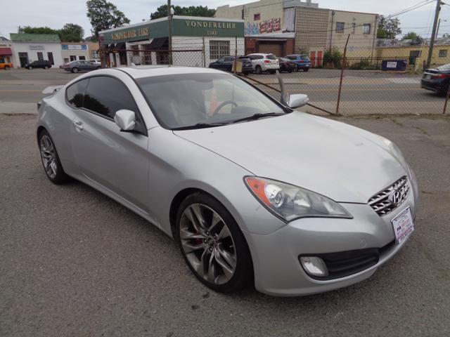 Used 2010 Hyundai Genesis 3.8 RWD image 26