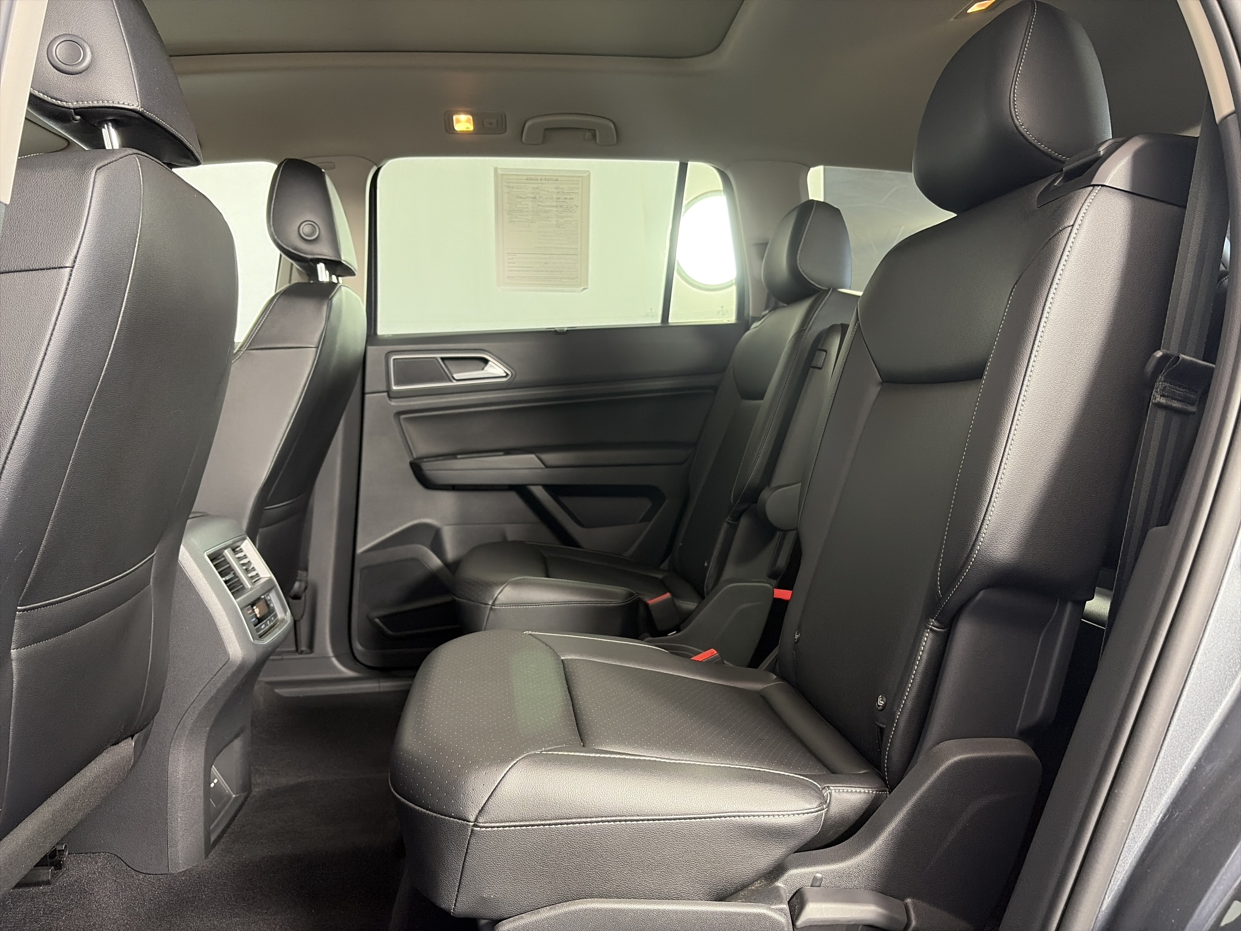 Used 2018 Volkswagen Atlas SEL FWD image 7