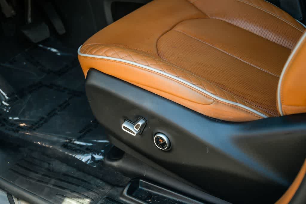 Used 2022 Chrysler Pacifica Pinnacle FWD image 28