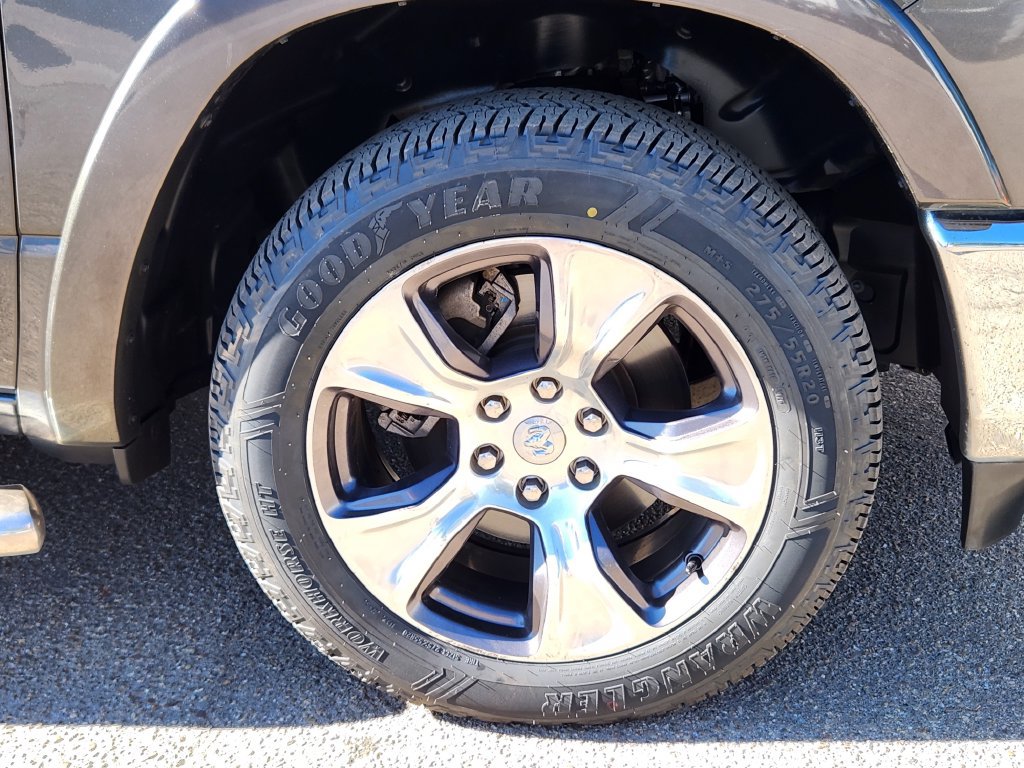 Used 2019 RAM 1500 Laramie AWD/4WD image 15