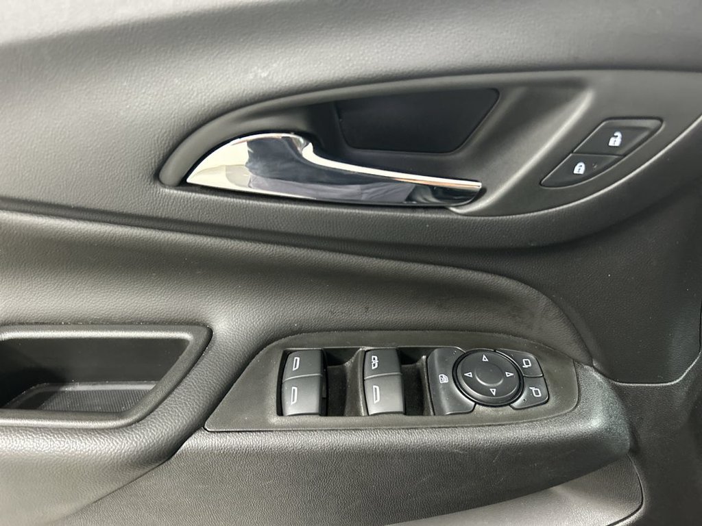 Certified 2024 Chevrolet Equinox LT AWD/4WD image 11