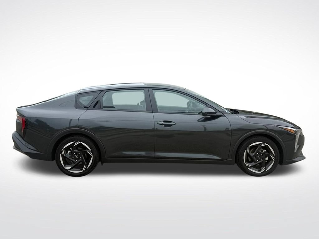 Used 2025 Kia K4 EX FWD image 2
