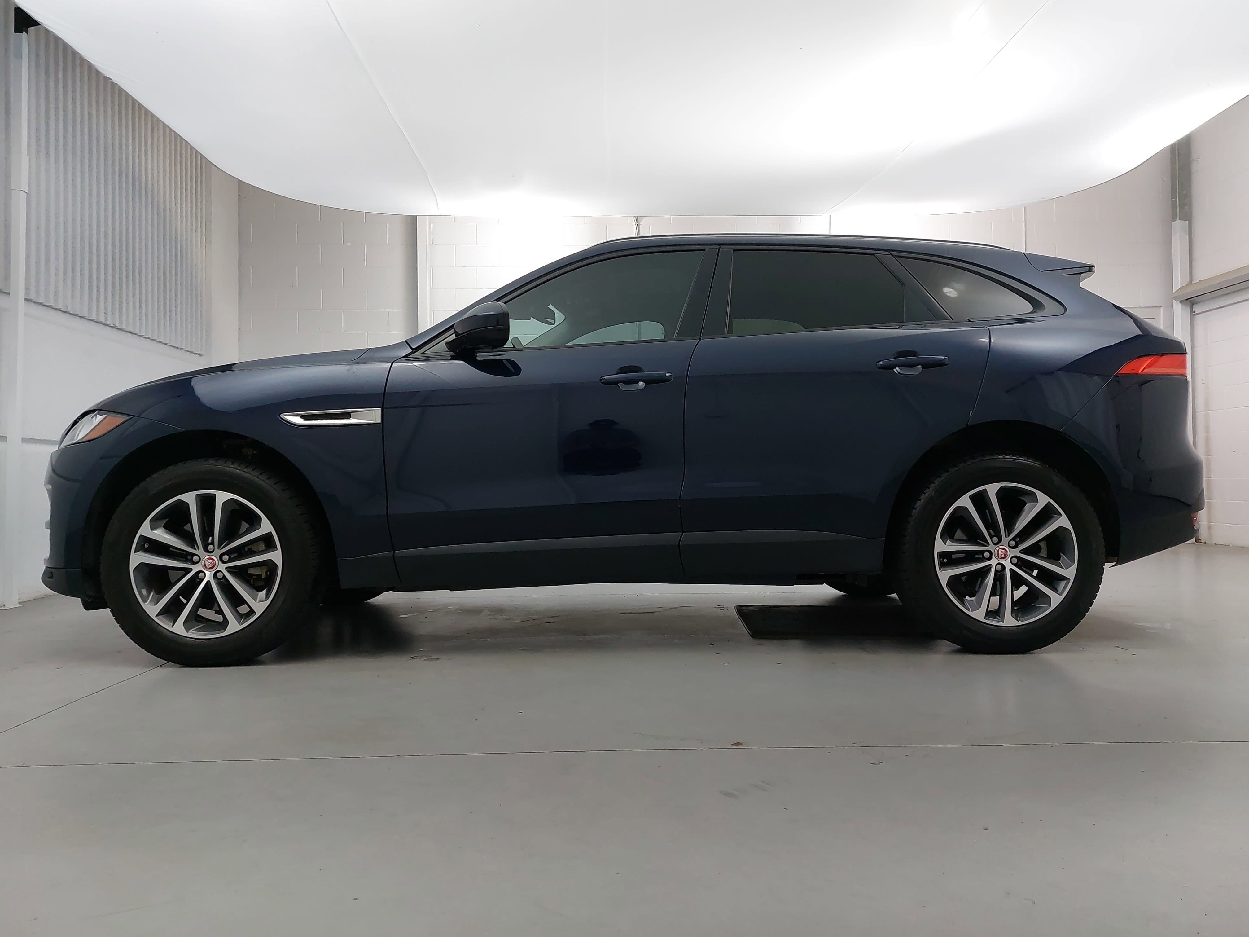 Used 2018 Jaguar F-PACE Premium AWD/4WD image 2
