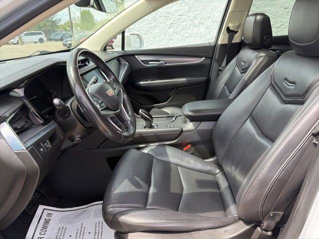 Used 2018 Cadillac XT5 Luxury w/ Driver Awareness Package AWD/4WD image 12