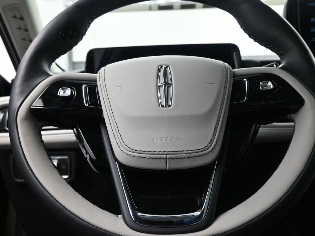 Used 2025 Lincoln Aviator Reserve RWD image 19