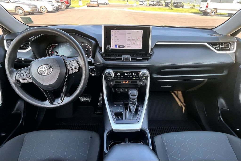 Used 2025 Toyota RAV4 XLE AWD/4WD image 16