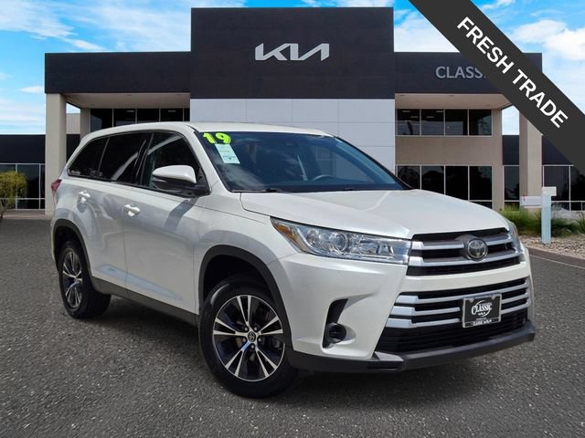 Used 2019 Toyota Highlander LE