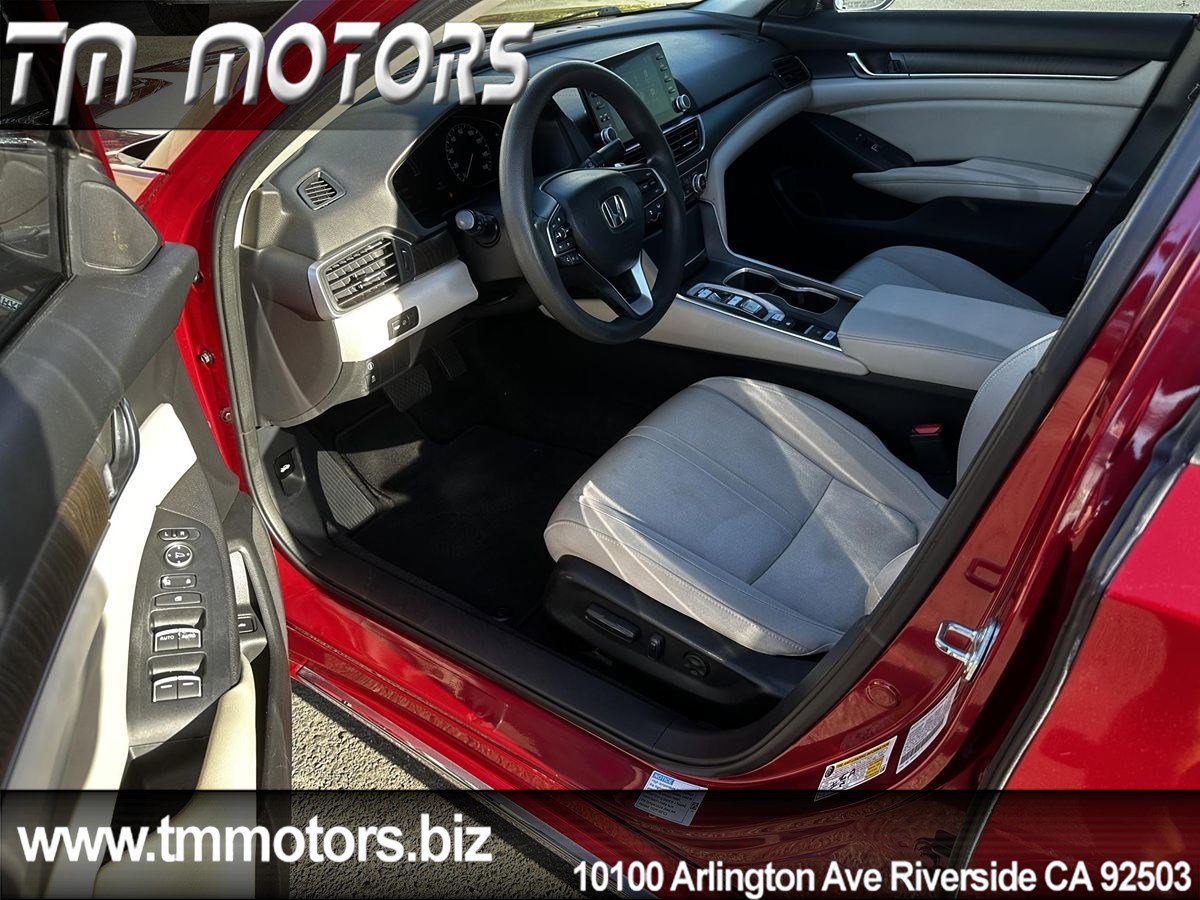 Used 2018 Honda Accord EX image 6