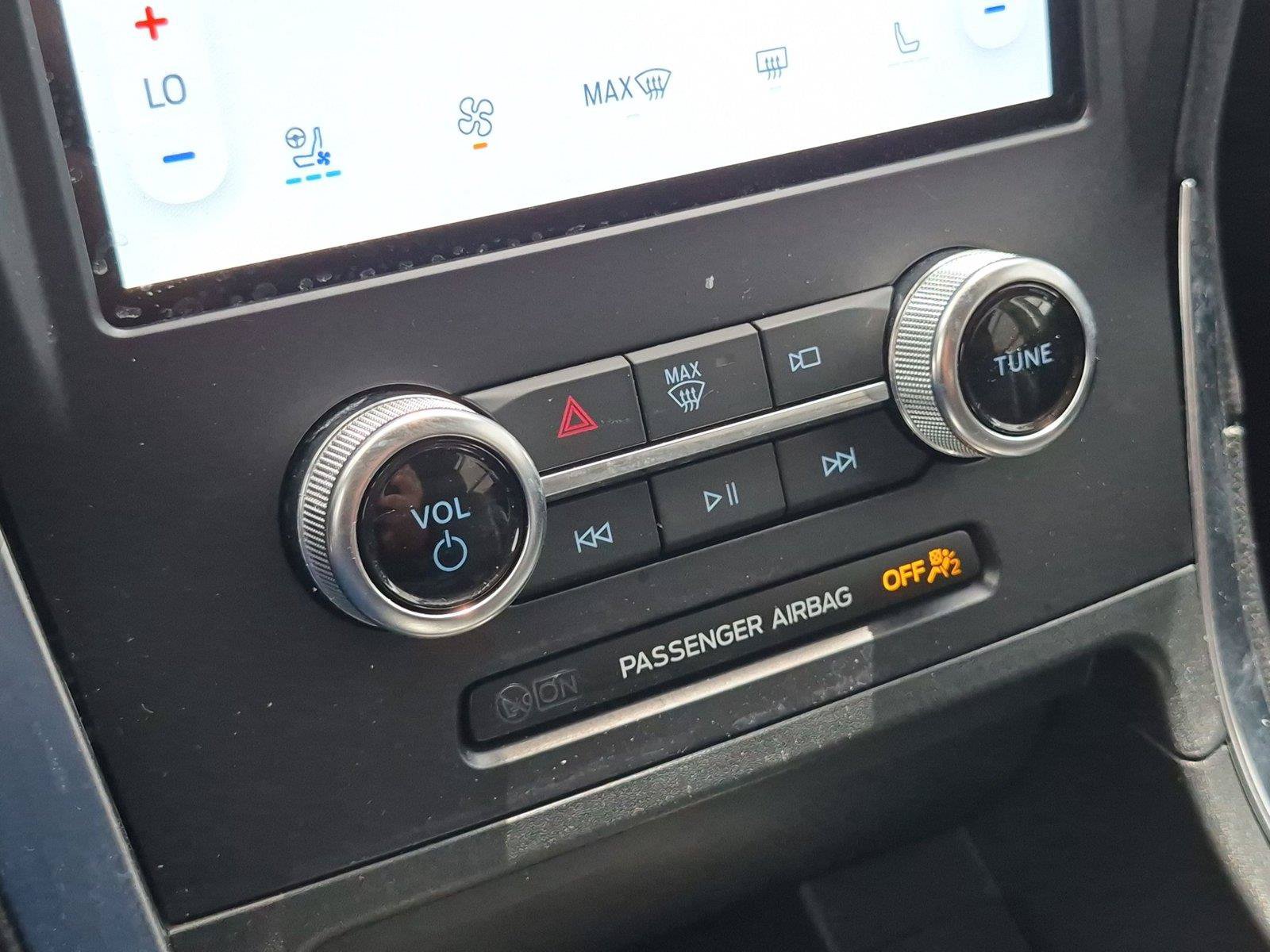 Used 2024 Ford Edge Titanium w/ Equipment Group 301A AWD/4WD image 17