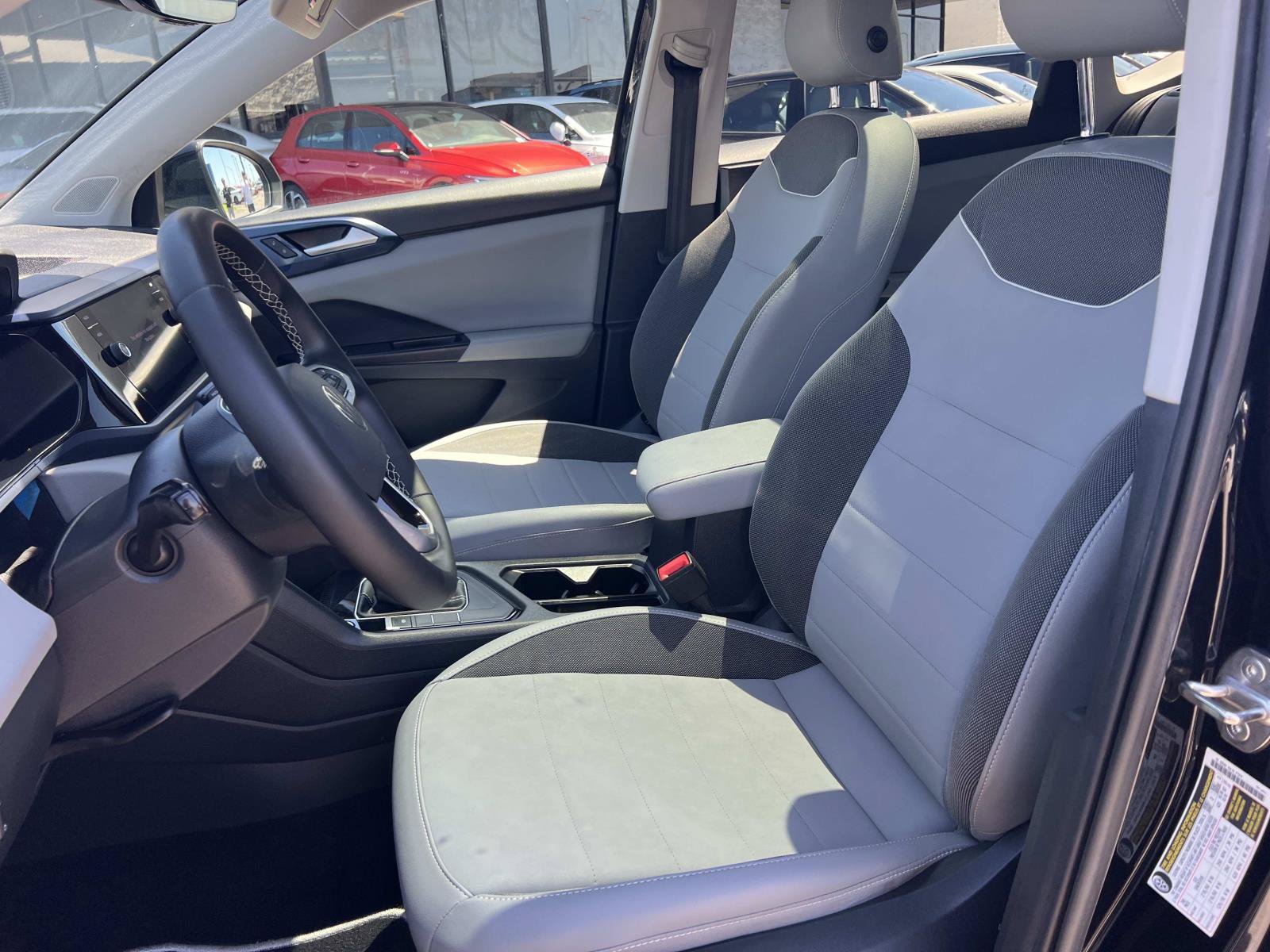 Certified 2023 Volkswagen Taos SE w/ Panoramic Sunroof Package FWD image 18