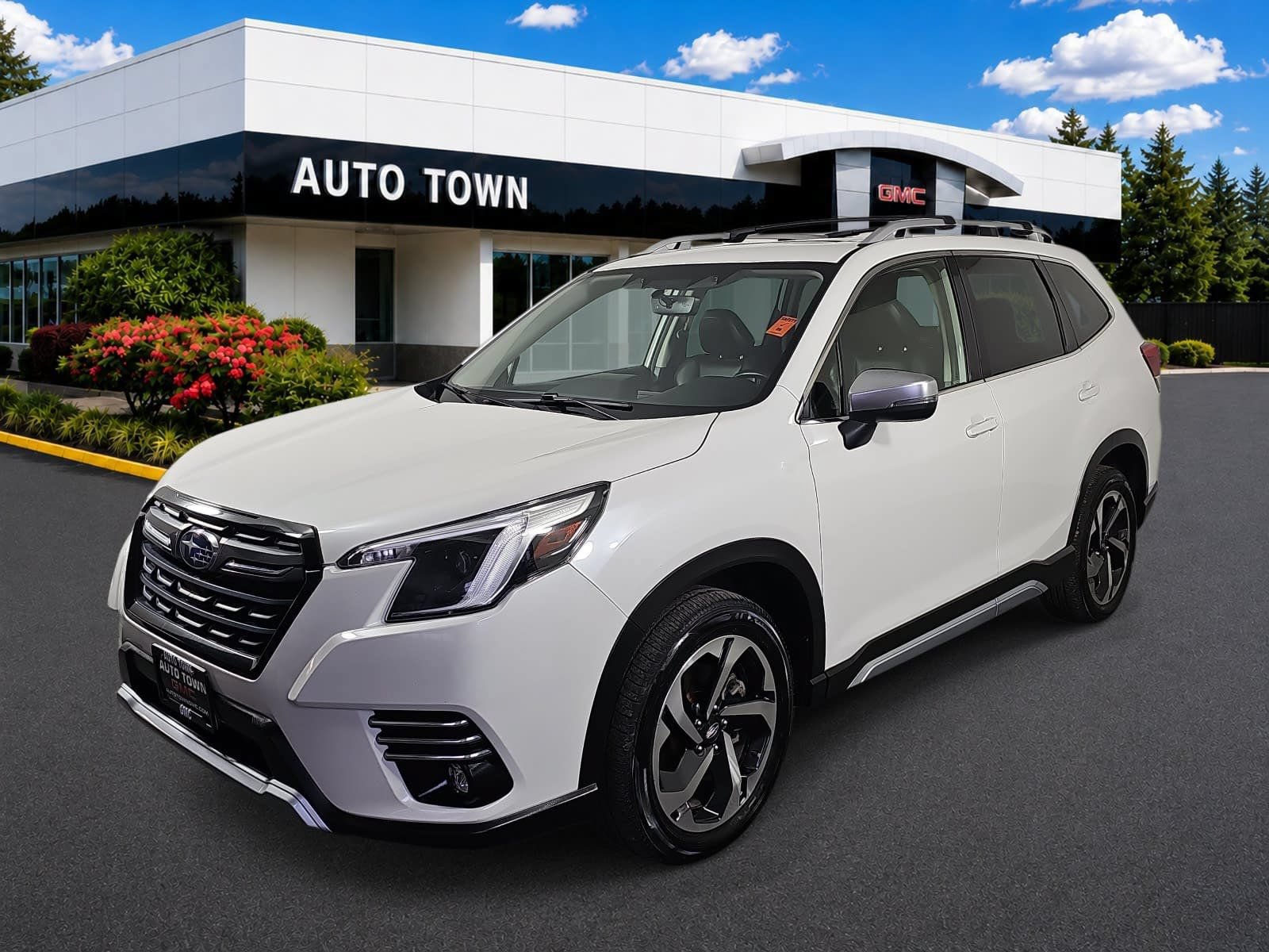 Used 2022 Subaru Forester Touring AWD/4WD image 1