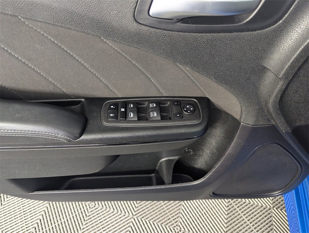 Used 2023 Dodge Charger R/T w/ Blacktop Package image 19