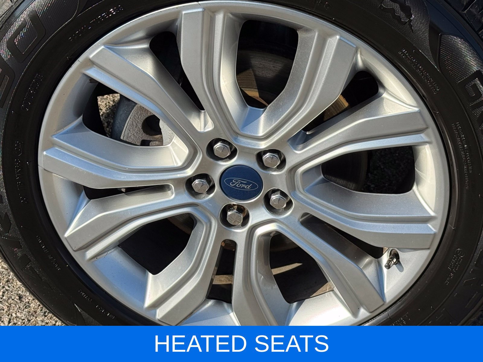 Used 2020 Ford Edge Titanium FWD image 15
