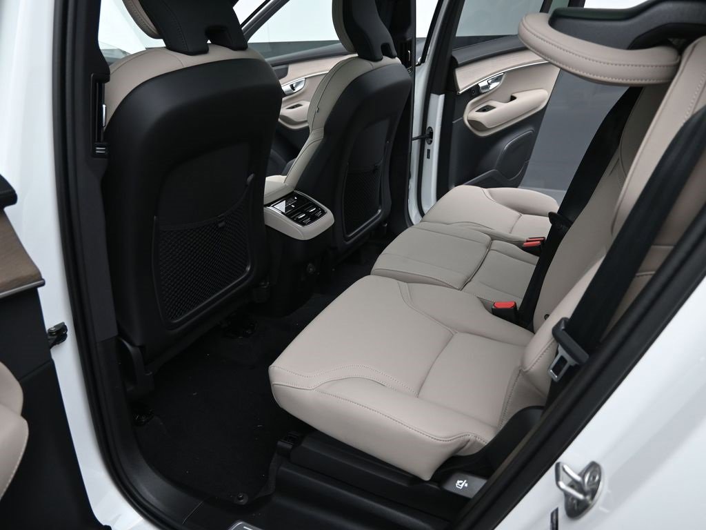 New 2026 Volvo XC90 B6 Plus w/ Protection Package Premier image 28