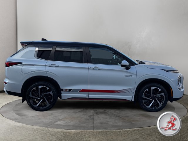 Used 2023 Mitsubishi Outlander SE AWD/4WD image 8