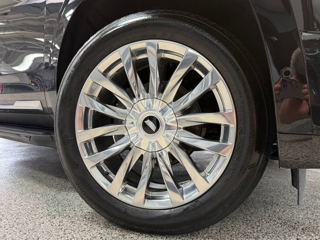 Used 2023 Cadillac Escalade Premium Luxury AWD/4WD image 8