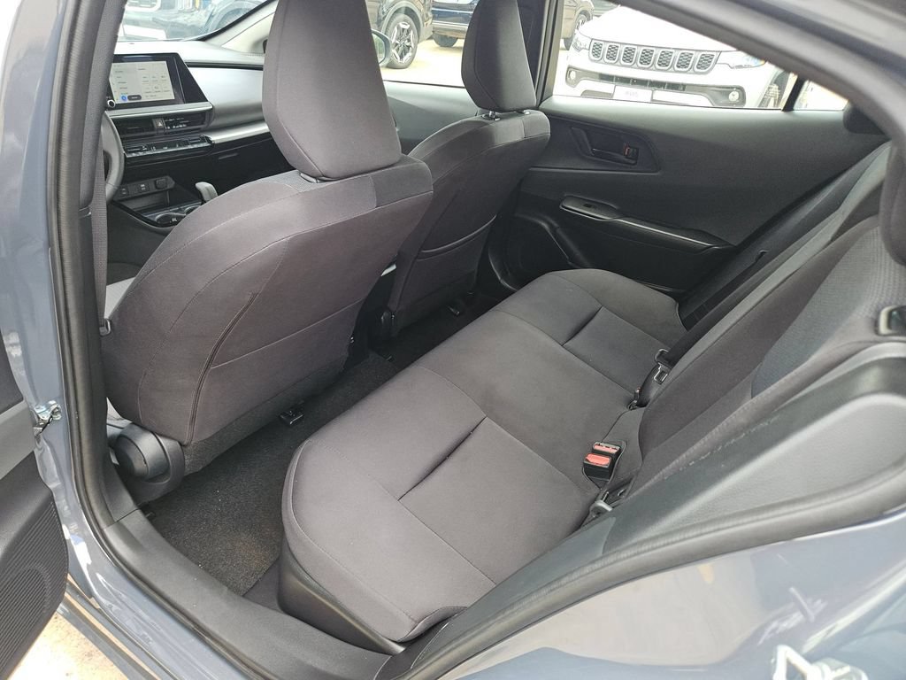 Used 2025 Toyota Prius LE FWD image 29