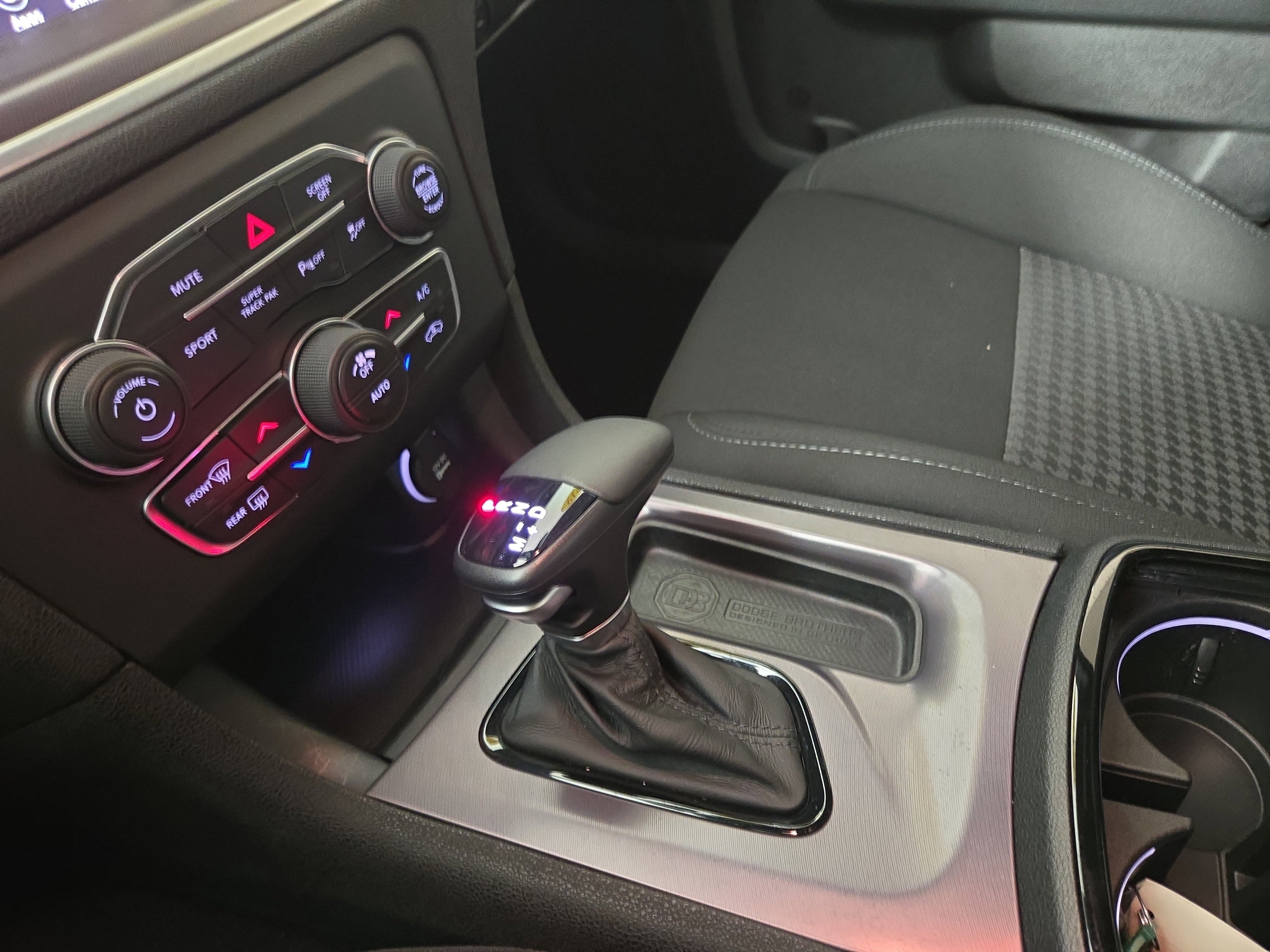 Used 2019 Dodge Charger R/T w/ Blacktop Package RWD image 22