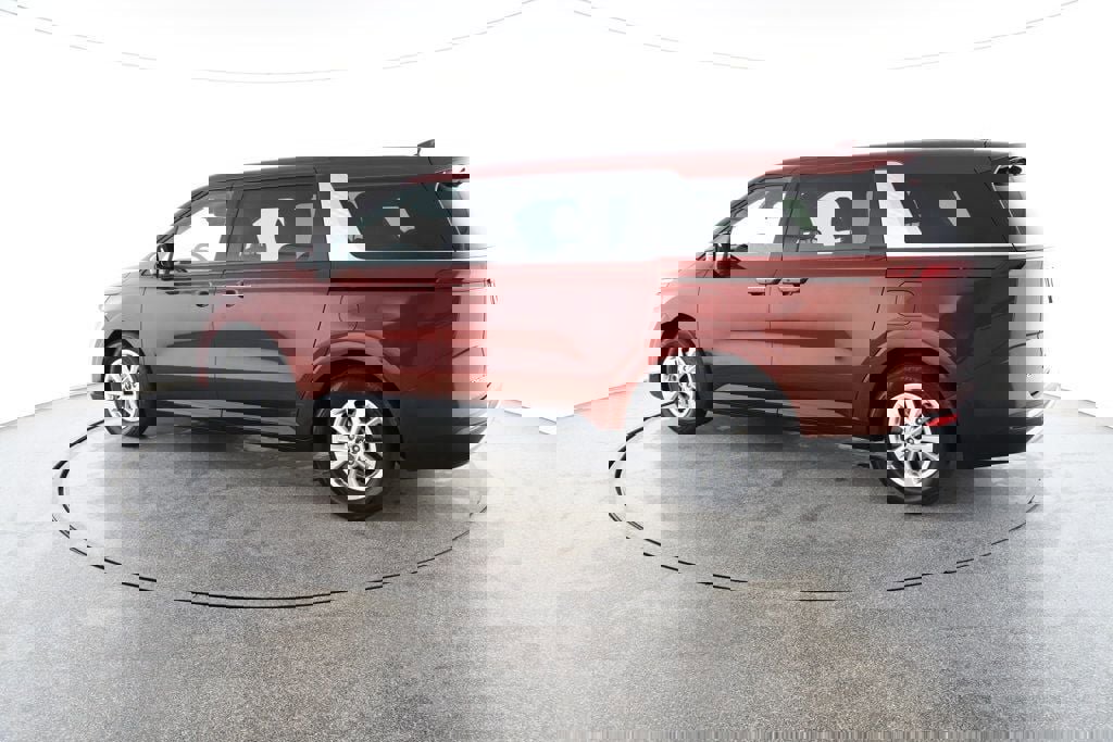 Used 2022 Kia Carnival LX image 3