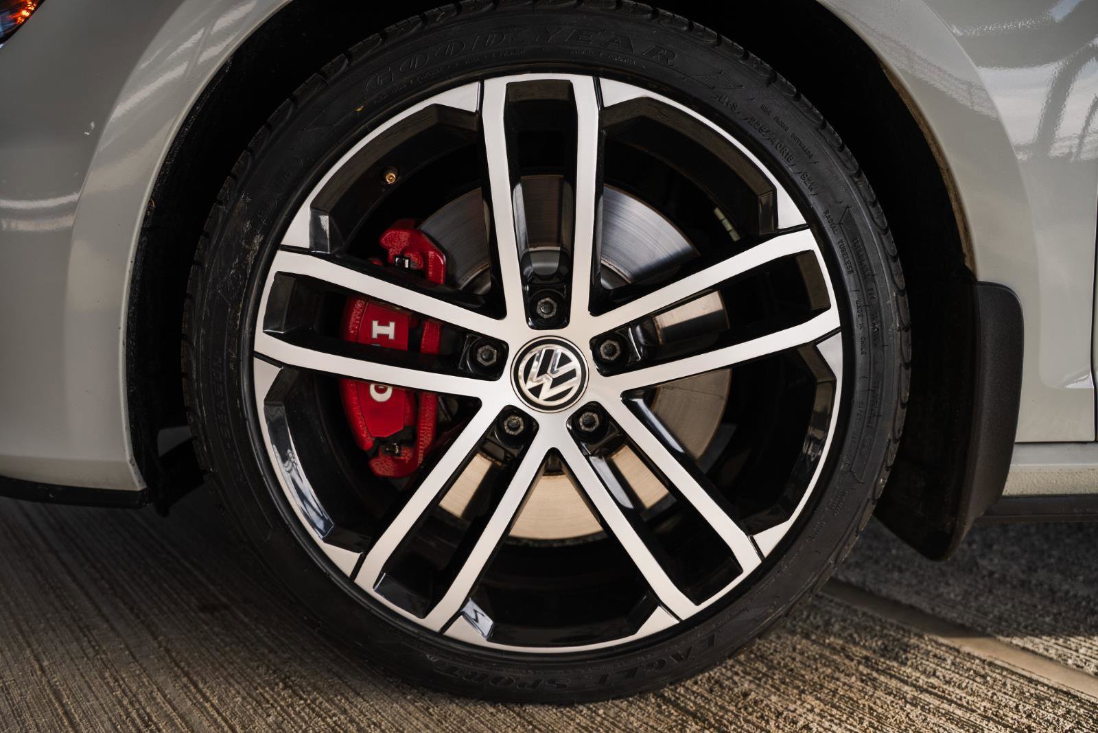 Used 2017 Volkswagen GTI Sport image 11