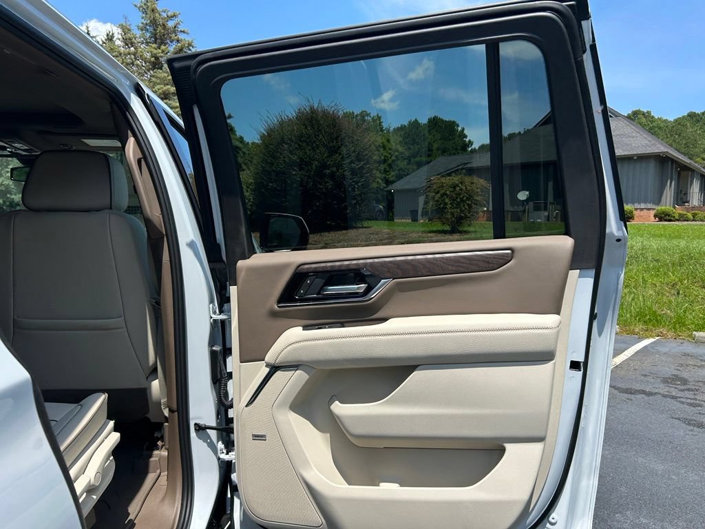 Used 2026 GMC Yukon XL Denali w/ Sun & Power Step Package AWD/4WD image 63