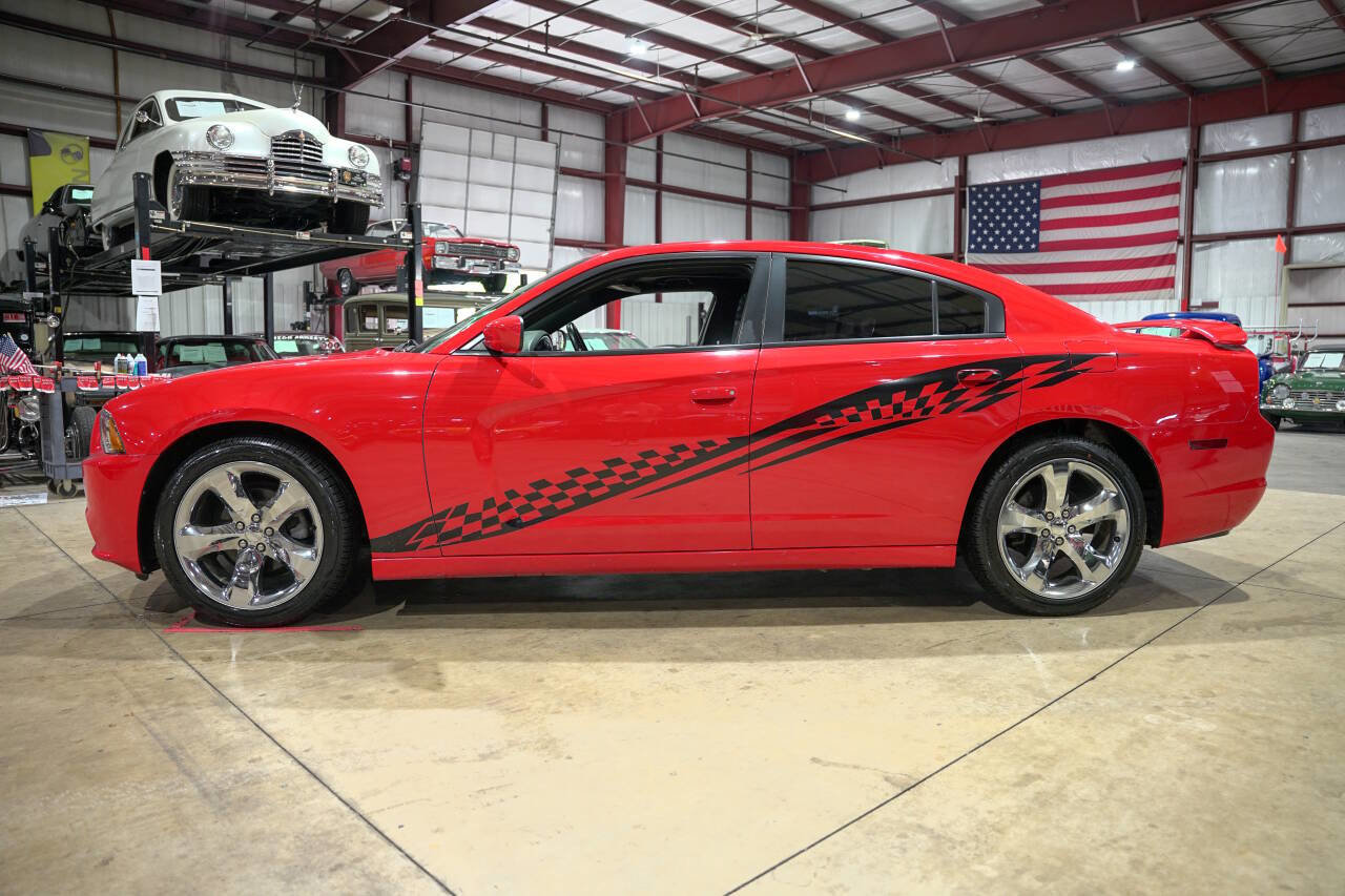 Used 2014 Dodge Charger SXT image 4