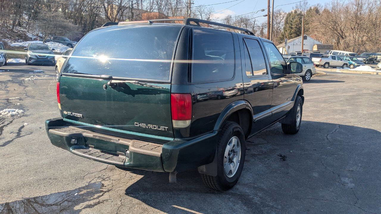 Used 2002 Chevrolet Blazer LS w/ Preferred Equipment Group image 9