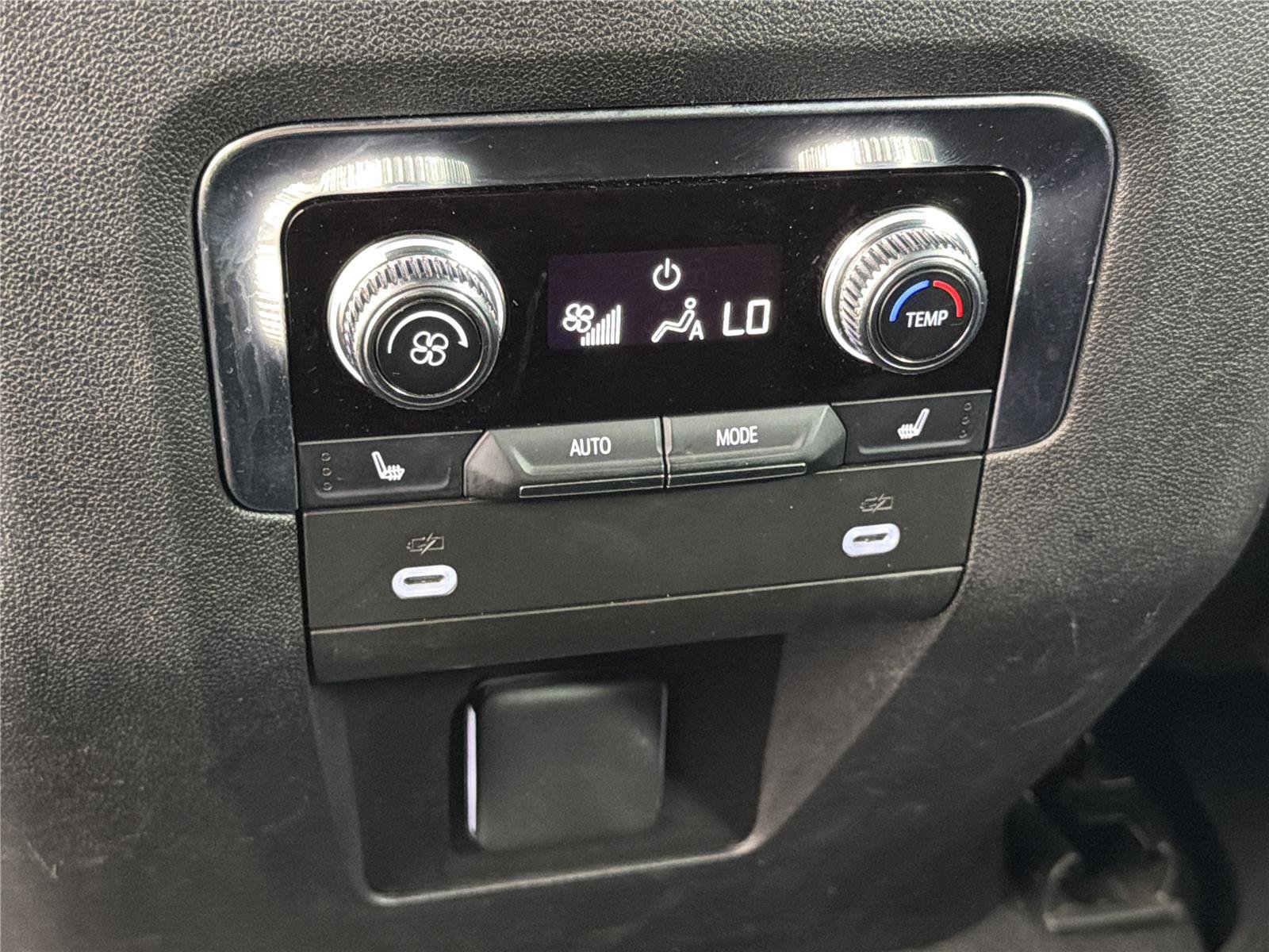 Certified 2024 GMC Yukon XL Denali RWD image 23