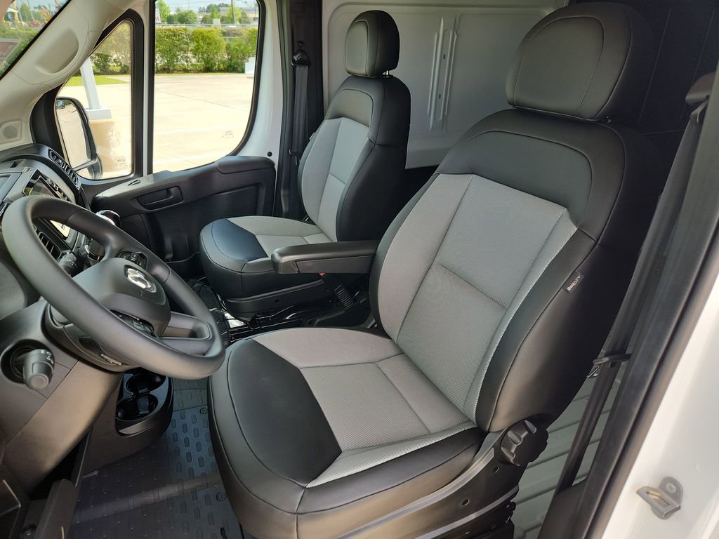 Used 2026 RAM ProMaster 2500 w/ Convenience Group FWD image 12