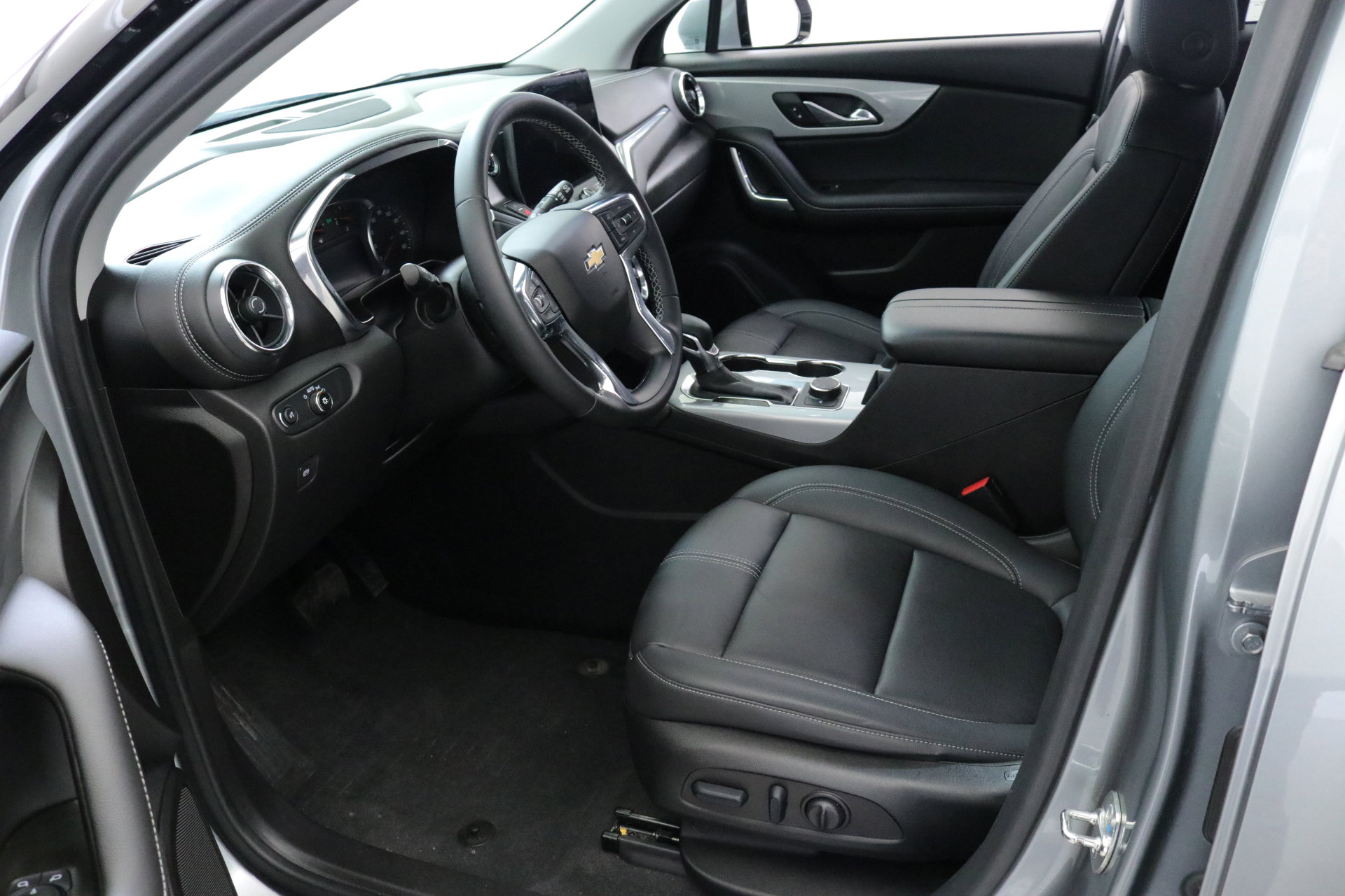 Used 2024 Chevrolet Blazer LT w/ LPO, Floor Liner Package image 24