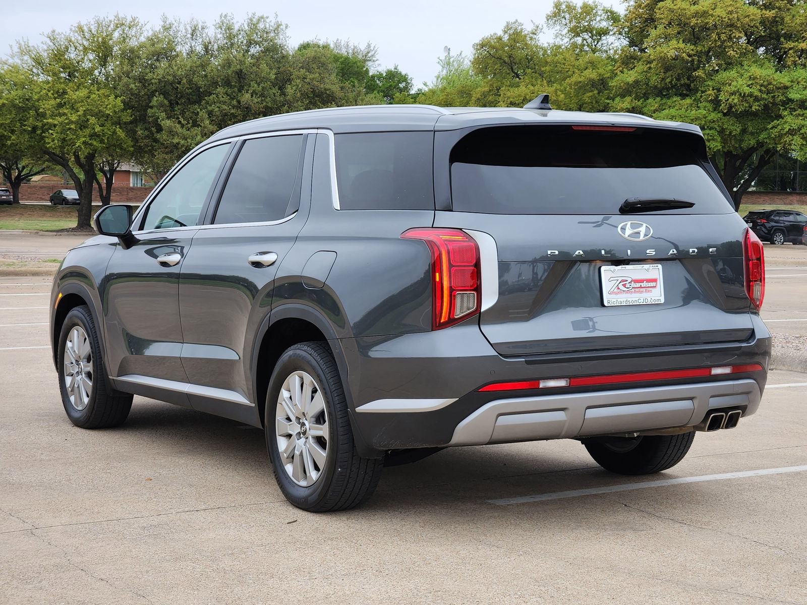 Used 2023 Hyundai Palisade SEL image 4