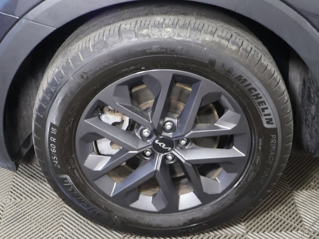 Used 2023 Kia Telluride LX AWD/4WD image 18