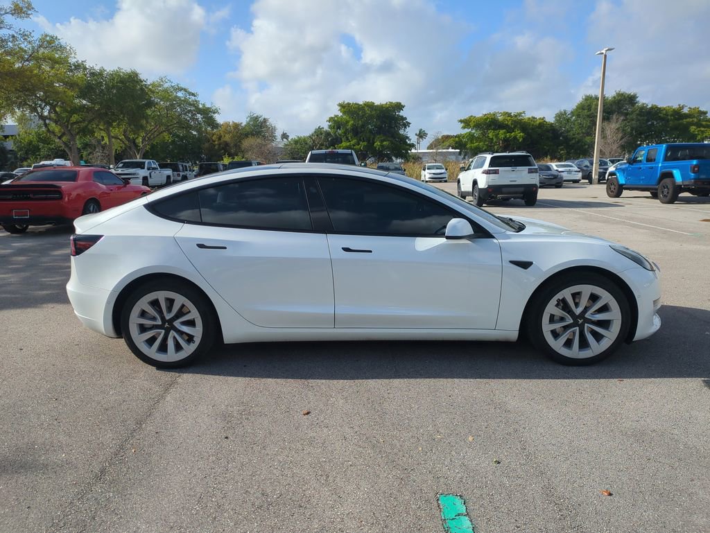 Used 2021 Tesla Model 3 Standard Range Plus image 5