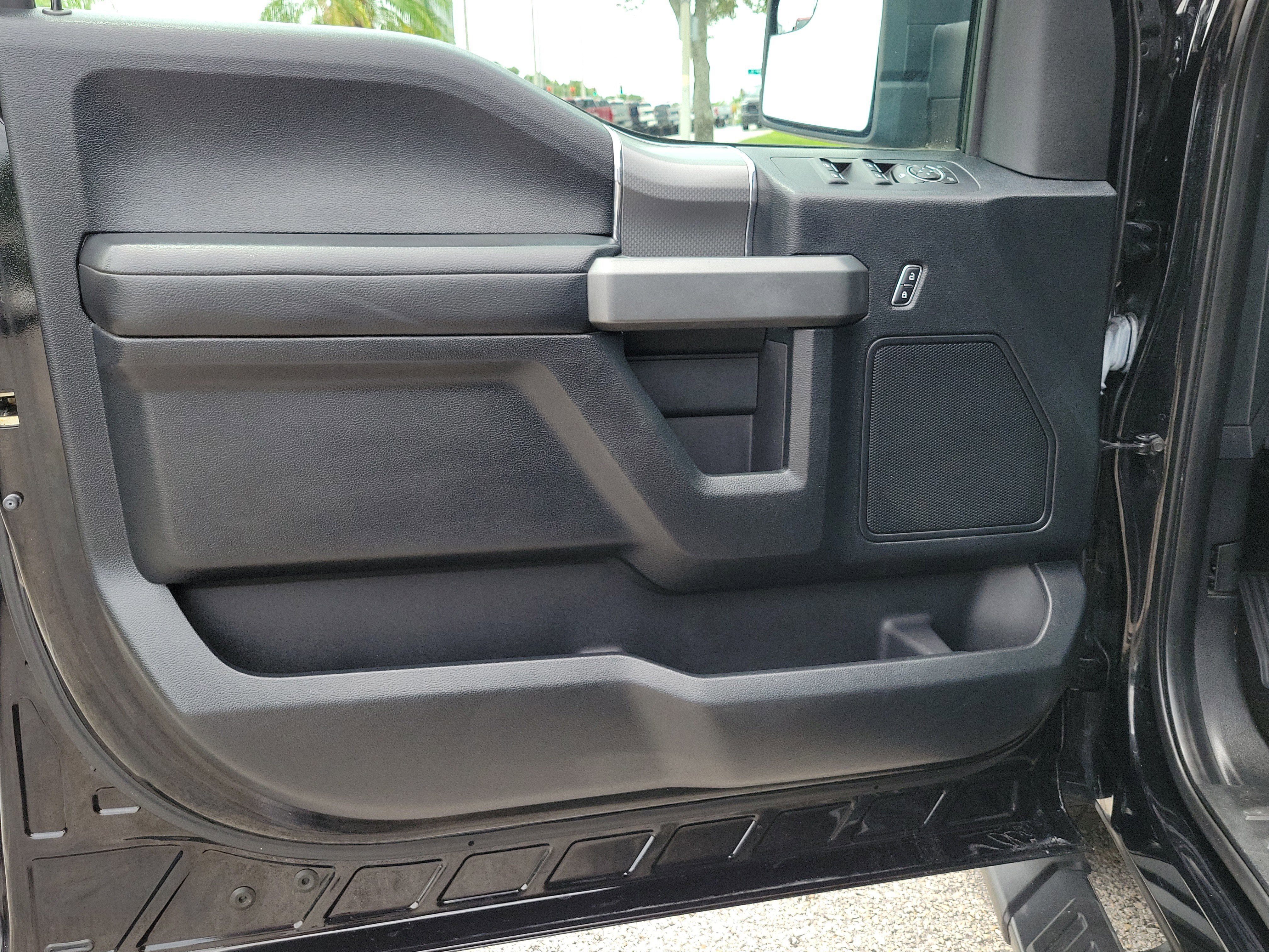 Used 2016 Ford F150 XLT w/ Equipment Group 301A Mid RWD image 18