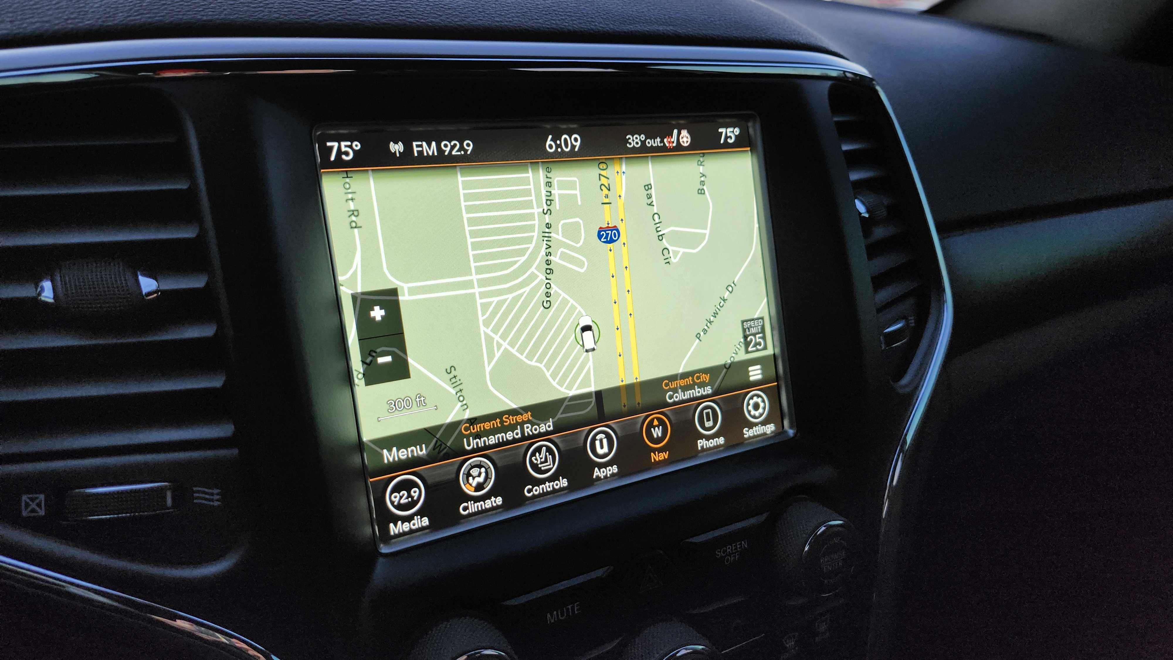 Used 2018 Jeep Grand Cherokee Altitude image 2