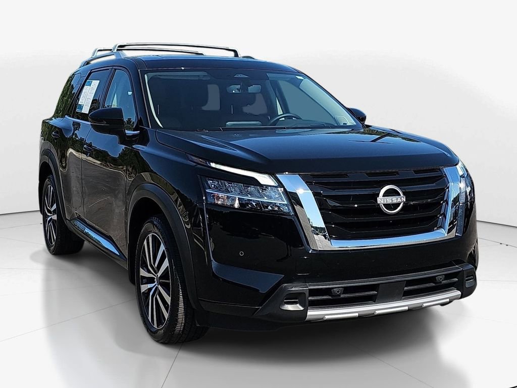 Used 2024 Nissan Pathfinder Platinum w/ Cargo Package video 2