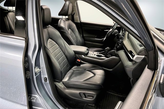 Used 2022 Toyota Highlander XLE image 30
