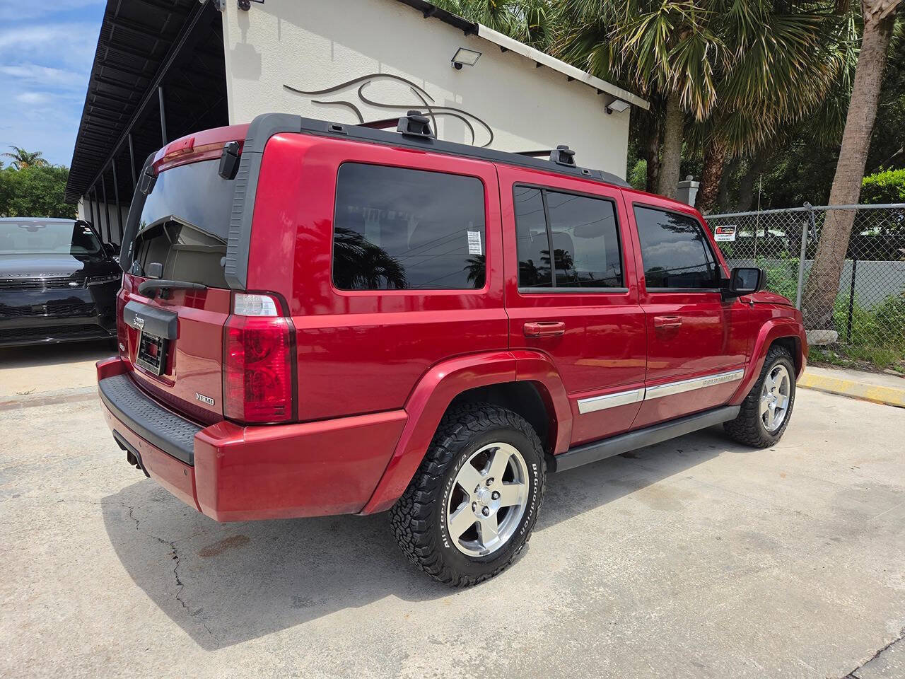 Used 2010 Jeep Commander Sport w/ Sun/Sound Group AWD/4WD image 5