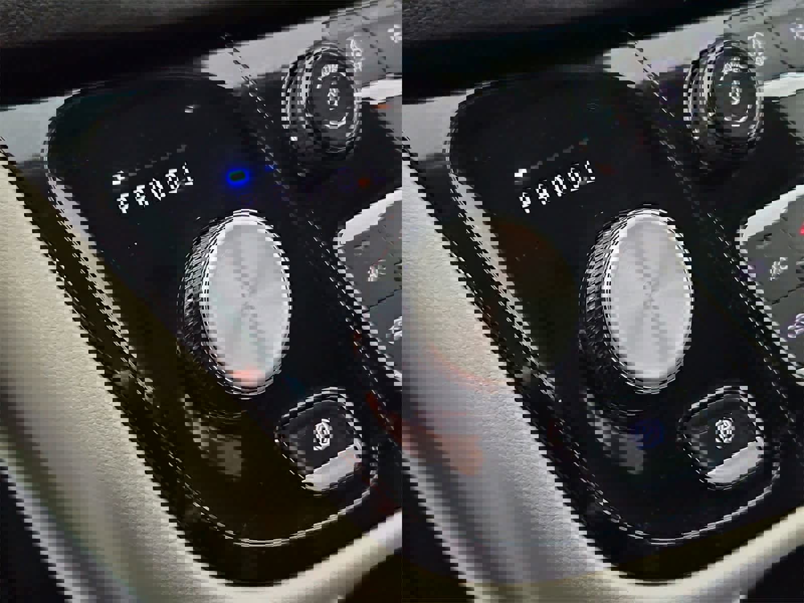 Used 2024 Chrysler Pacifica Touring-L image 32