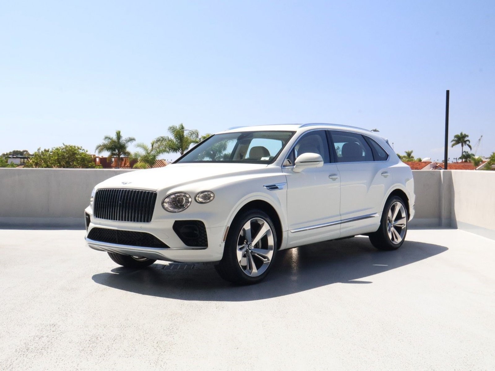 Certified 2023 Bentley Bentayga Extended Wheelbase AWD/4WD image 8