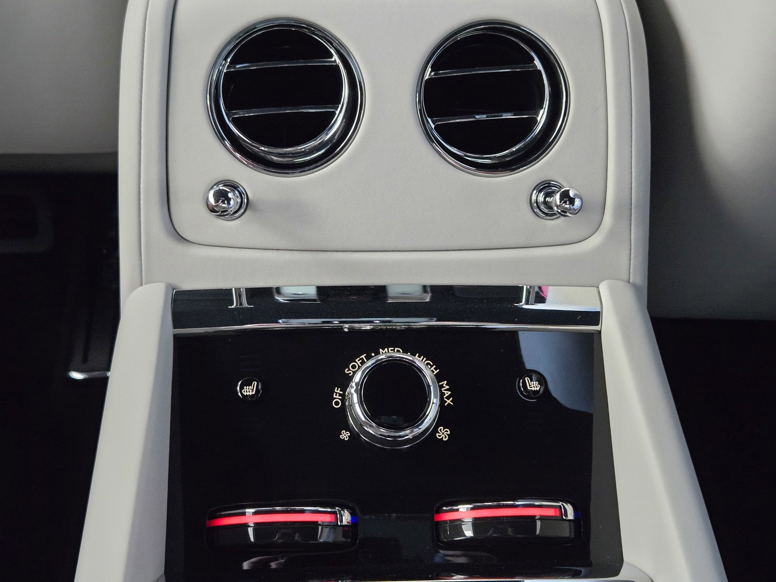 Used 2024 Rolls-Royce Spectre w/ Spectre Launch Package image 10