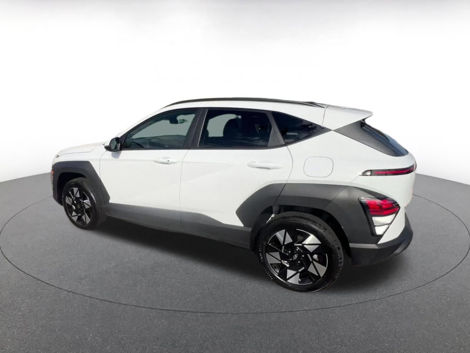 Used 2025 Hyundai Kona SEL image 9