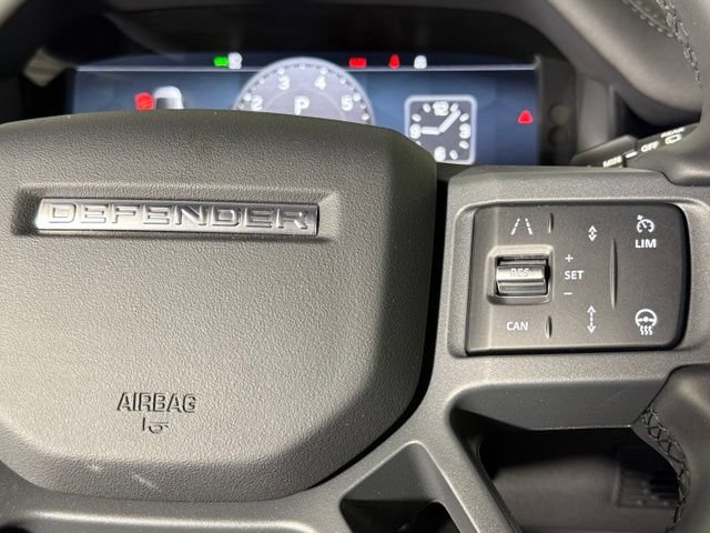 Used 2025 Land Rover Defender 130 X-Dynamic SE AWD/4WD image 32