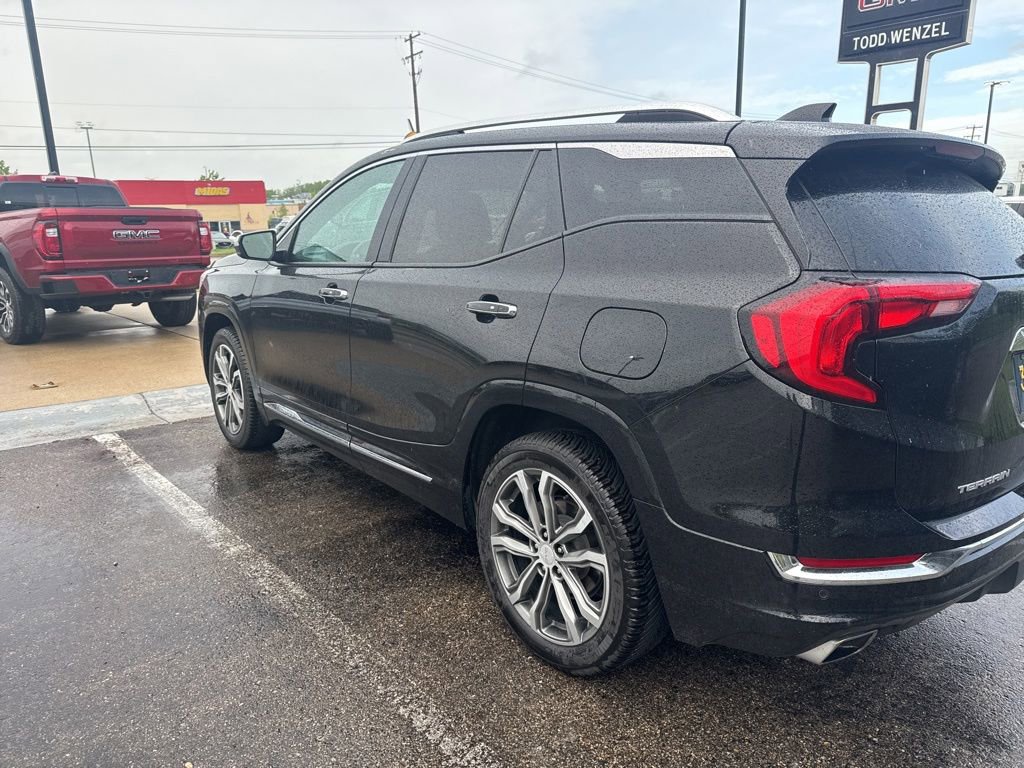 Used 2020 GMC Terrain Denali w/ Denali Premium Package AWD/4WD image 7