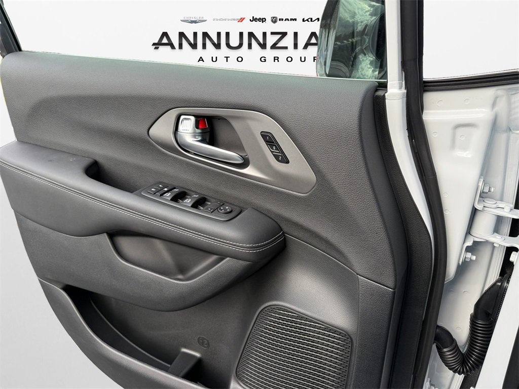 New 2026 Chrysler Pacifica Select image 28