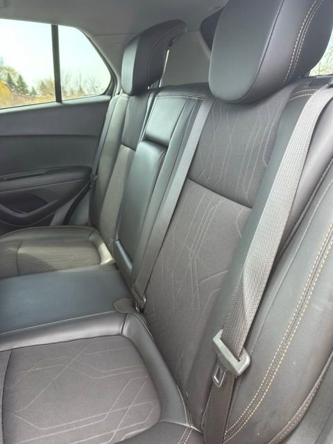 Used 2019 Chevrolet Trax LT w/ LT Convenience Package image 14