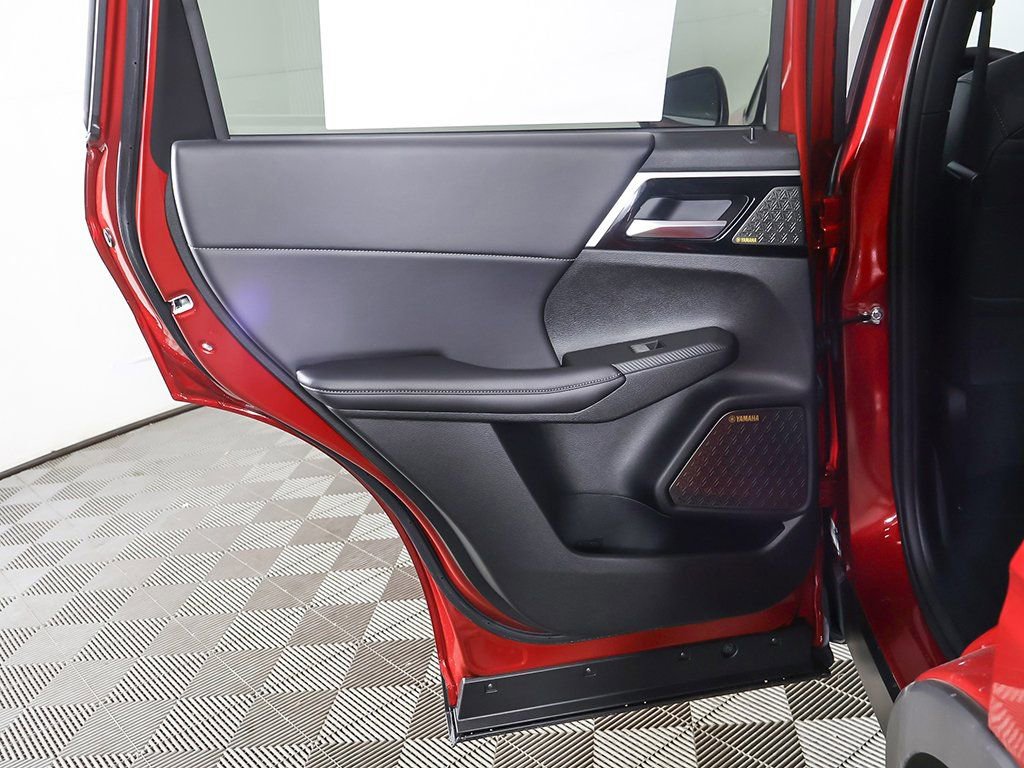 New 2026 Mitsubishi Outlander SE image 28