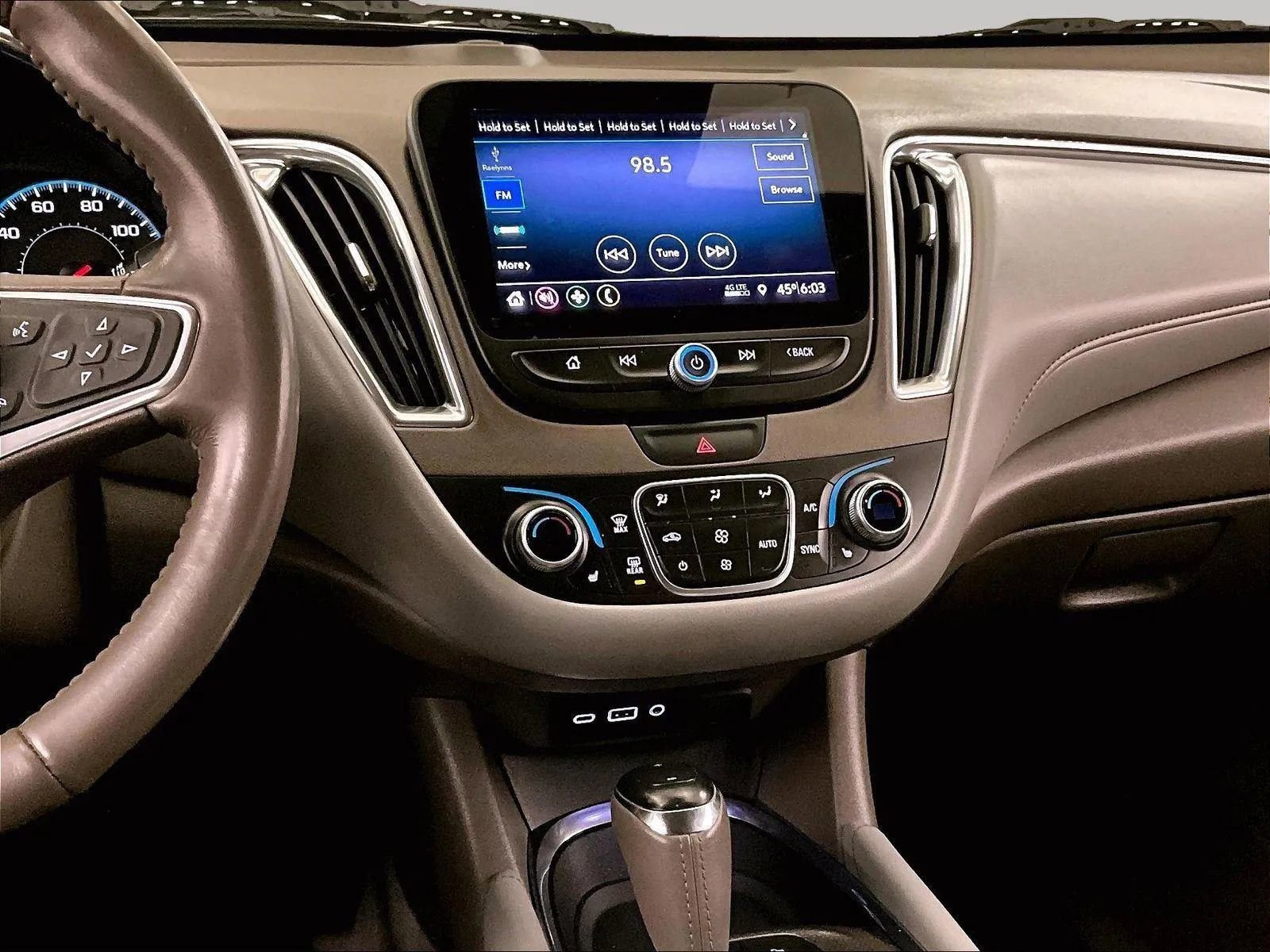 Used 2019 Chevrolet Malibu LT w/ Leather Package image 6