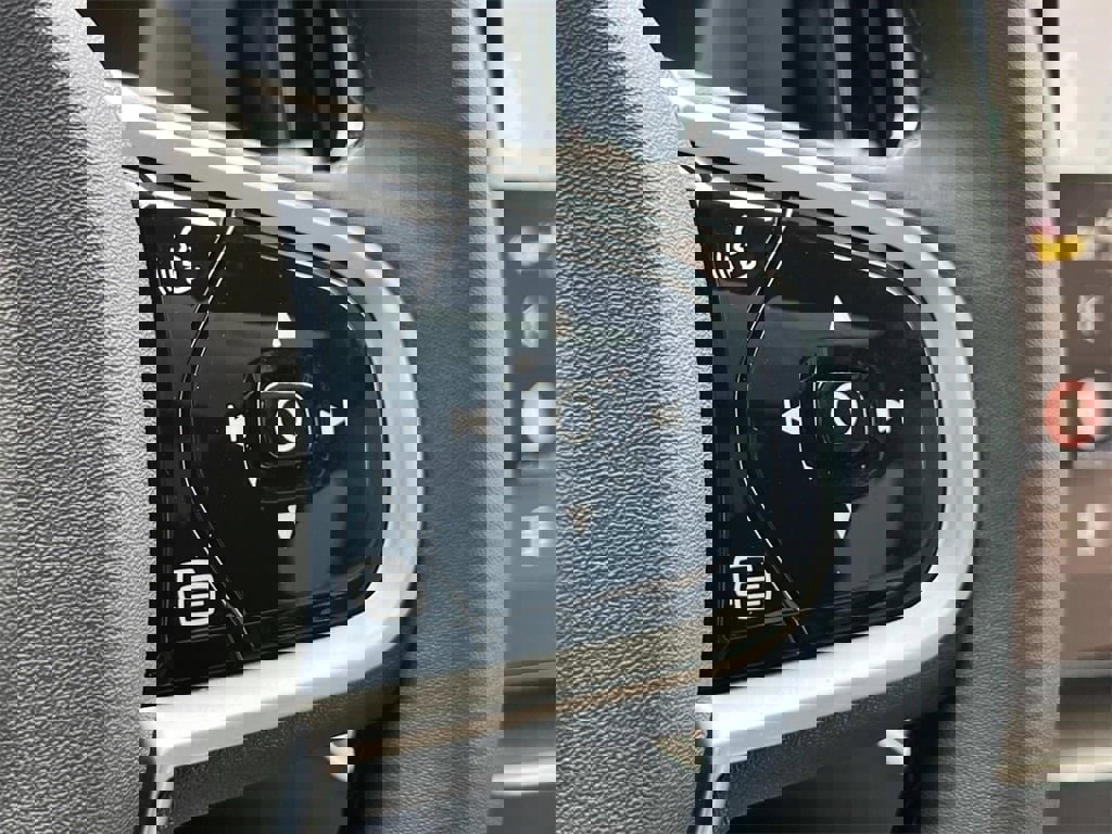 Certified 2026 Volvo XC60 B5 Plus w/ Protection Package Premier AWD/4WD image 29